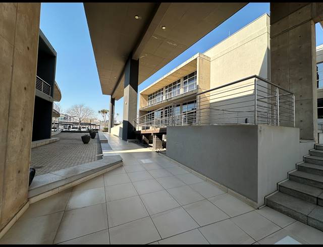 296M² OFFICE TO LET IN ECO PARK ESTATE